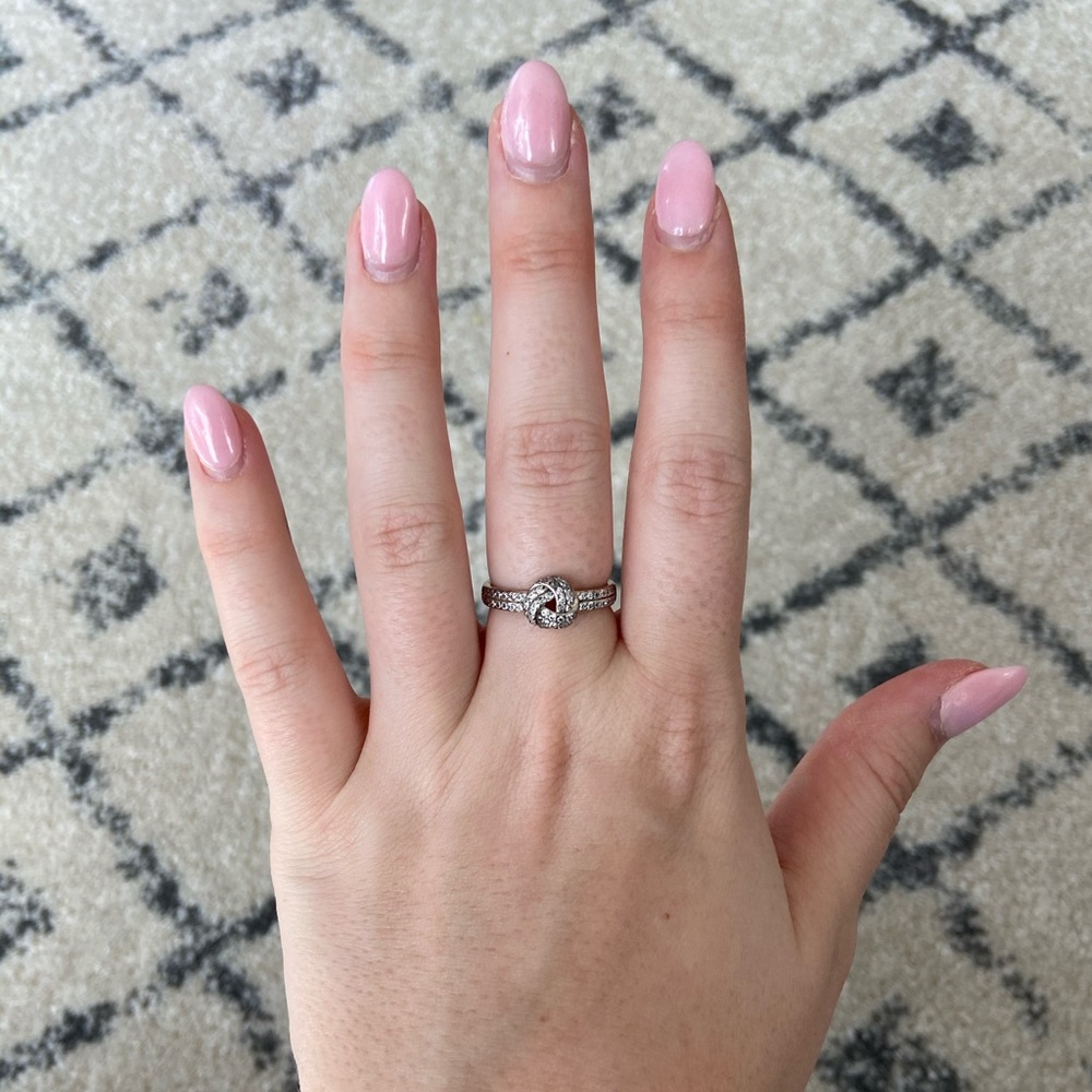 Pandora Shimmering Knot Ring